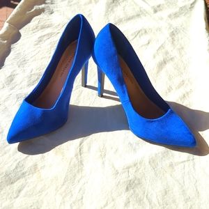 Gorgeous blue heeled pumps Christian Siriano size 7
